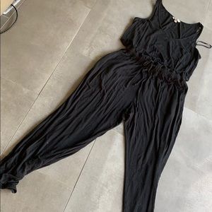 BANANA REPUBLIC BLACK JUMPSUIT KNIT LG